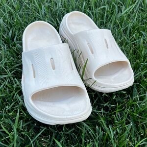 Hoka Ora 3 Recovery Slide Vanilla - Size 8 Men's / 10 Women's
